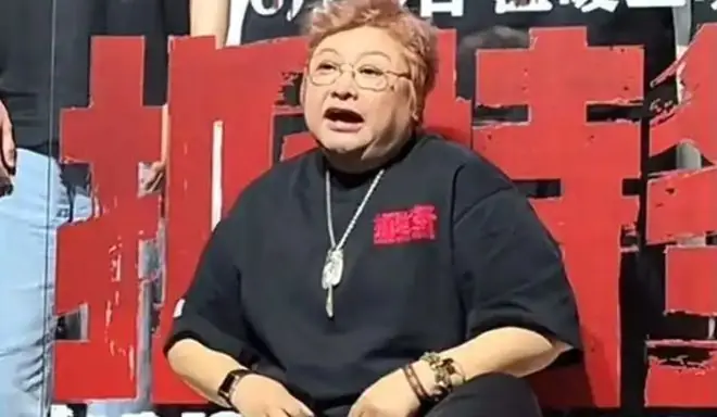 众明星纷纷给《抓特务》包场！韩红终于能“走个面”了……