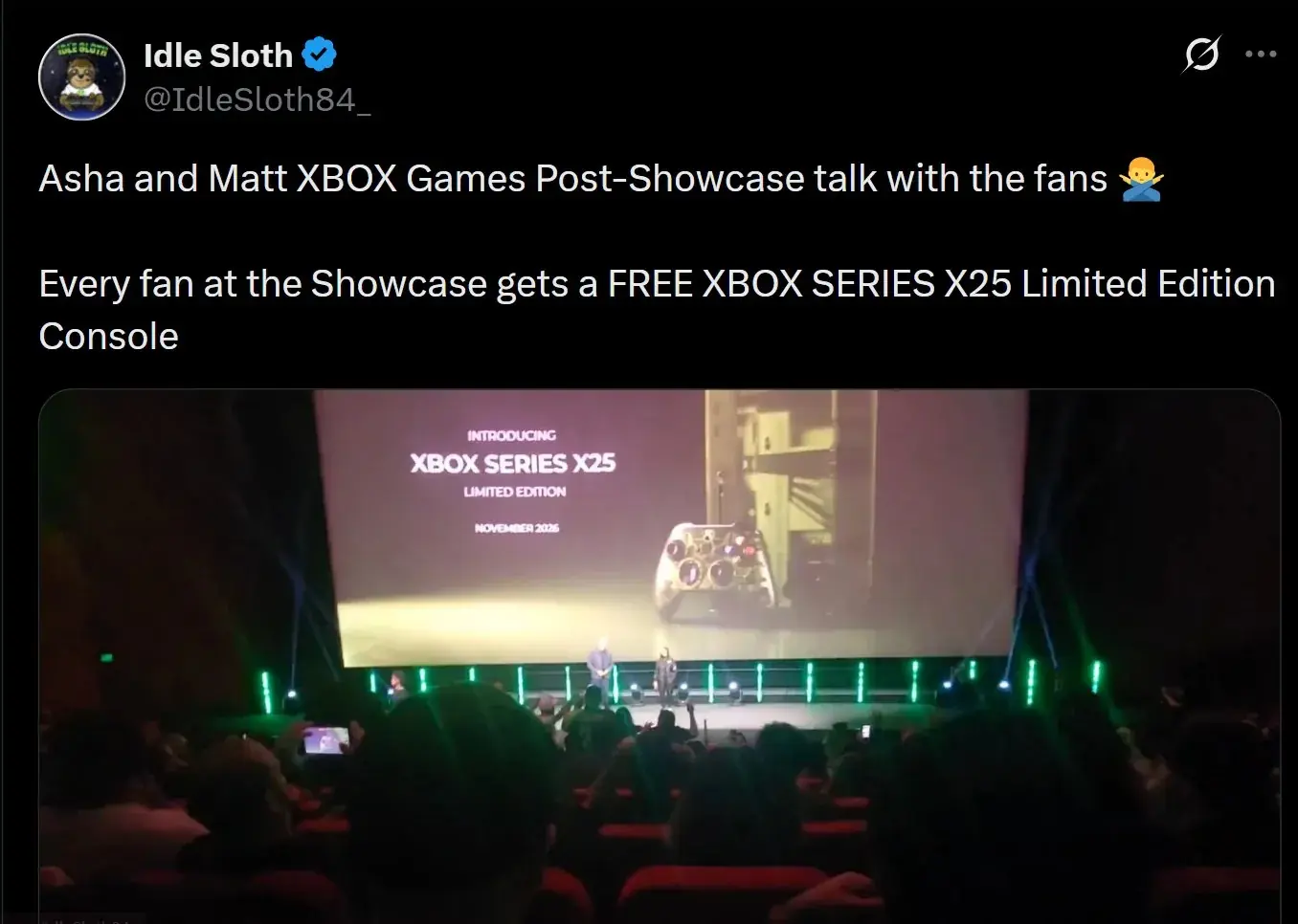 现场粉丝人手一台! Xbox新掌门赠送25周年限定版XSX