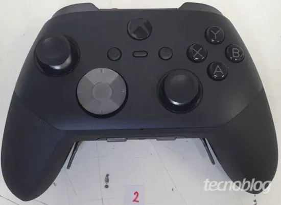 Xbox精英3手柄照片泄露：底部新增滚轮让人匪夷所思