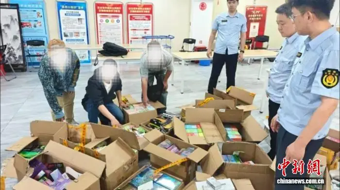 成都警方抓获一非法经营犯罪团伙 非法销售电子烟达130万元