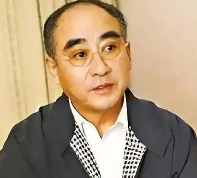 1990年，庄则栋带岳母登天安门时，向工作人员提出：我有一个请求