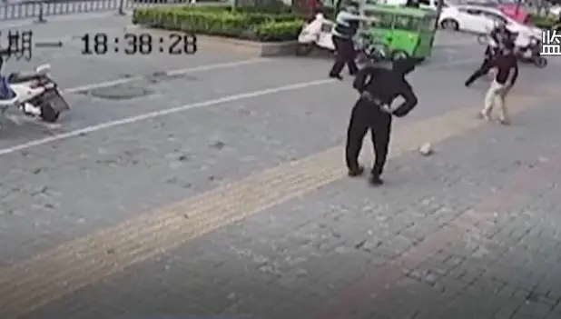 江苏超雄兄弟袭警案,持大砍刀致2死2伤,逃亡被捕后拒不认罪