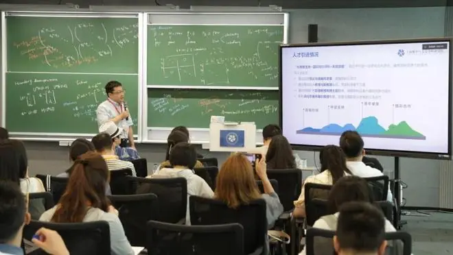 全球AI投入“难以想象” 中国如何“弯道超车”?这些答案藏在上海的产业生态里︱活力中国调研行