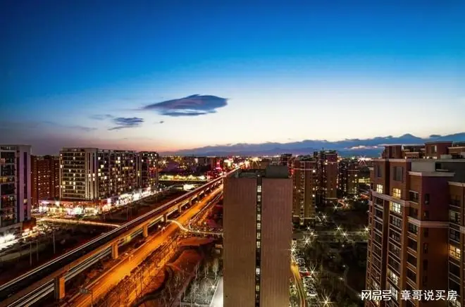 年轻人如果在家乡没有背景,那最好到大城市来闯荡一番……