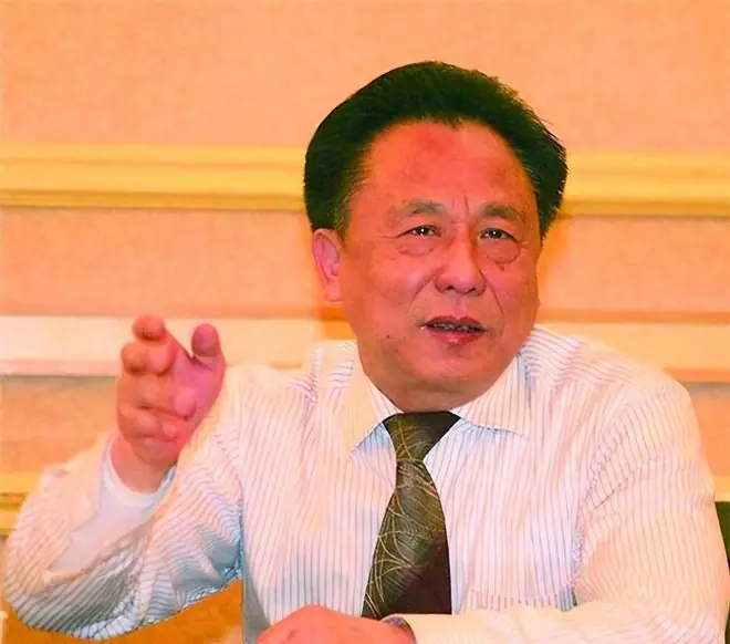 包养多名情妇，生下11个私生子，75岁还在拼命生娃！这老头是谁？