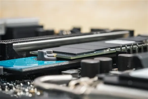 硬盘一天三个价 国内电脑价格突然暴涨:不是刚需先别买