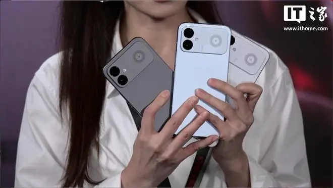 TCL华星官宣独家供屏小米REDMI K90至尊版手机