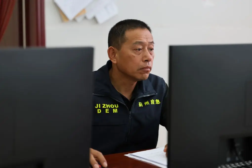 记者手记:不停歇的铃声,不松懈的防线