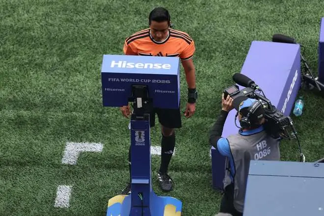 FIFA紧急改VAR规则,后续世界杯比赛裁判进驻球场