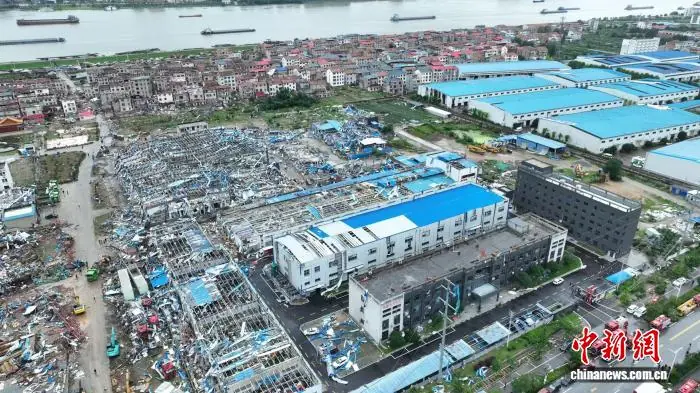直击湖北龙卷风灾后现场:多方力量连夜抢险救援