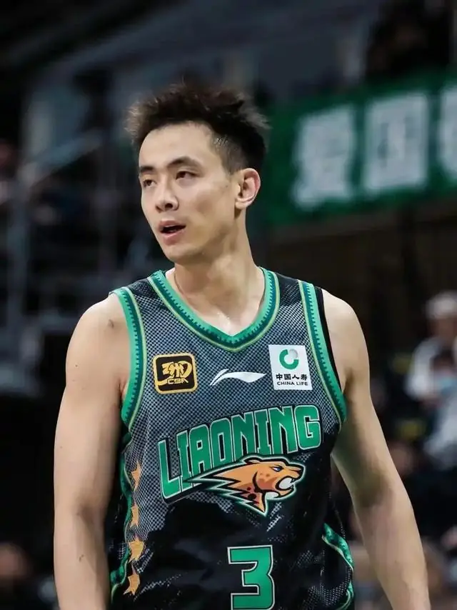 赵继伟7中1批评年轻球员,胡金秋15分哽咽发声,队长这发言合适吗