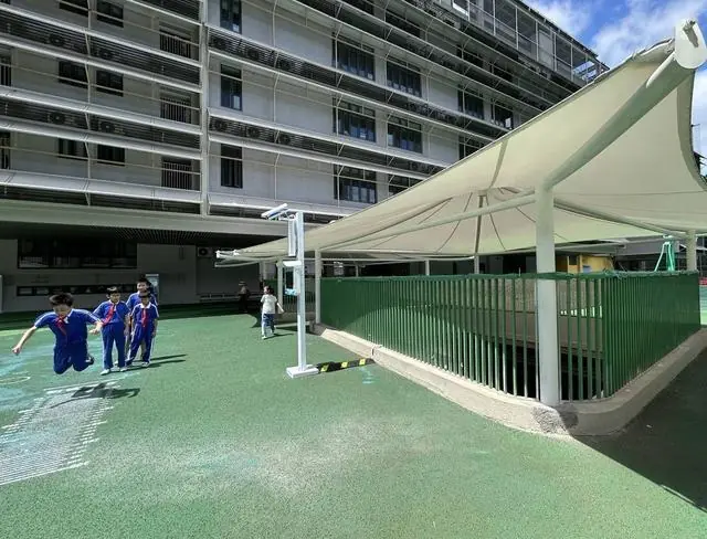 深圳这所小学藏着“发电厂” 一年发电量够一辆电动汽车绕地球24圈