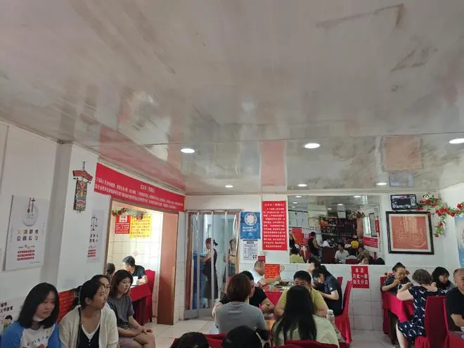 谁也不许抽烟:一家小饭馆硬核禁烟的六年