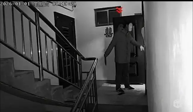 陕西男子跨年夜偷刀闯妻子住处,当场杀害妻弟,监控拍下全程,事前给朋友发消息“我准备坐牢了”,检方以故意杀人罪起诉