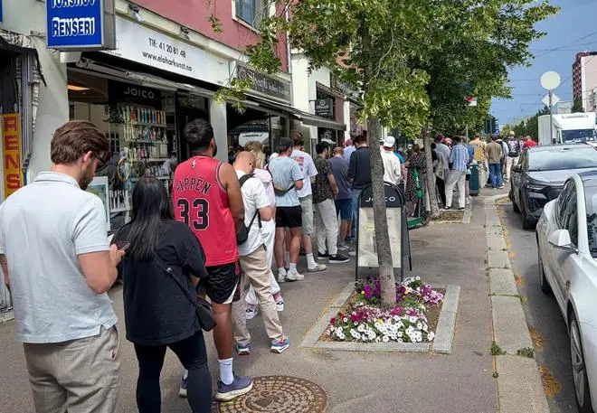 销售火爆，挪威国内多地线下门店内的挪威国家队球衣脱销