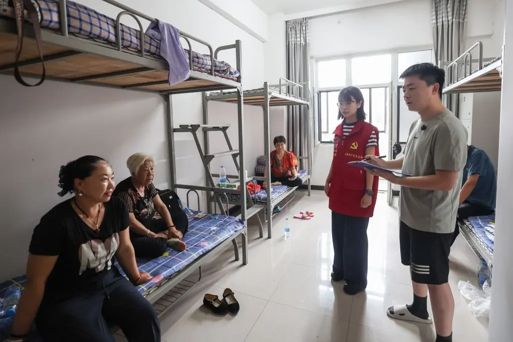 一杯热茶、一张照片、几句家常话——辽宁汛情临时安置点一线见闻