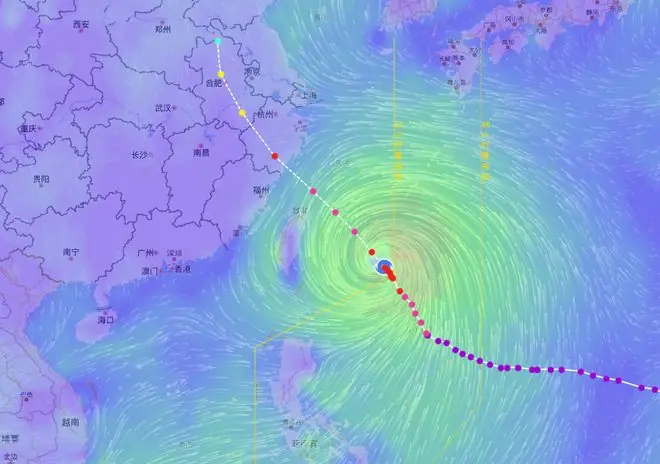 台风“巴威”变强!登陆时间有变,浙江已掀起10多米巨浪,环流非常巨大;福建宁德将实行“三停一休”;福州:非必要人不出门、车不上路!