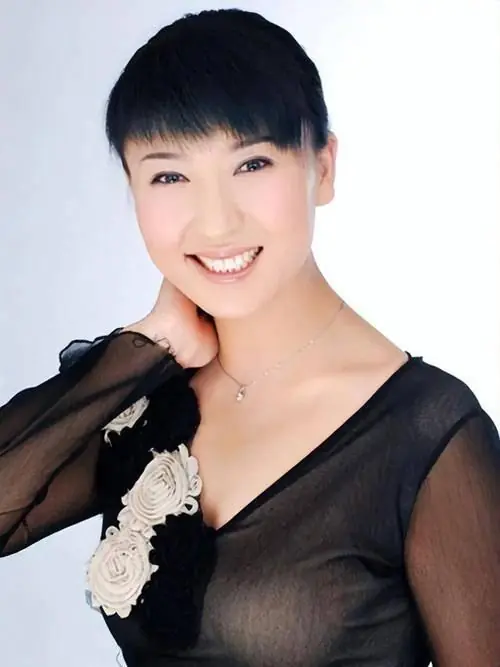闫学晶道歉彻底失效:毁掉她的从不是一句哭穷,而是人设骗局露馅