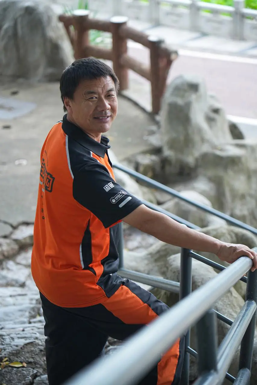 一个“外卖诗人”的“低处飞行”