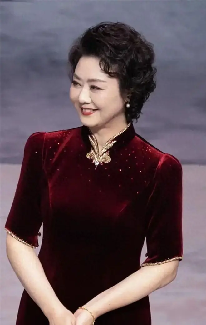 京剧名家李胜素:一生无夫无子,身边却有个男人陪了近27年