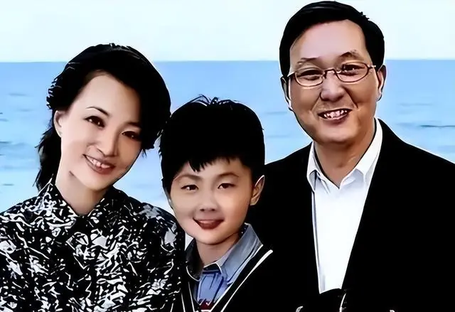 董卿父亲发文悼念亡妻,句句不提女婿,却句句都是对密春雷的寒心