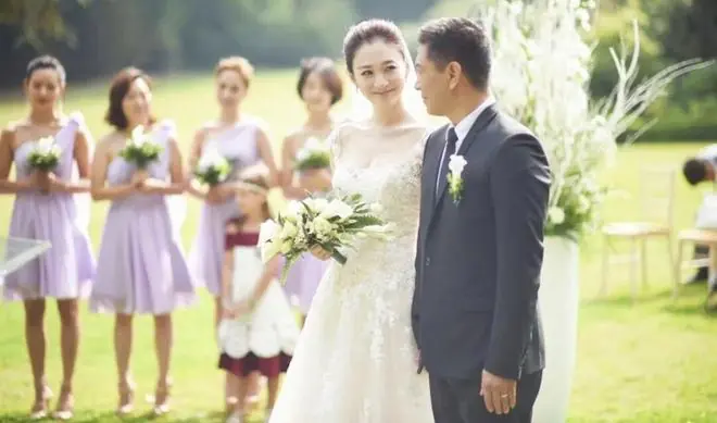 “李小冉徐佳宁离婚”冲上热搜,两人已无商业关联