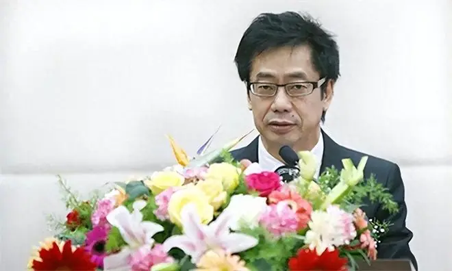 霍家逆子!勾结美国走私军火,骗光明星20亿,连亲妈都不放过?