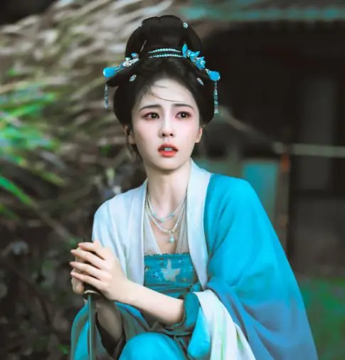 《百花杀》开播,孟子义被观众吐槽,没想到她跟白鹿陷入一样的处境了