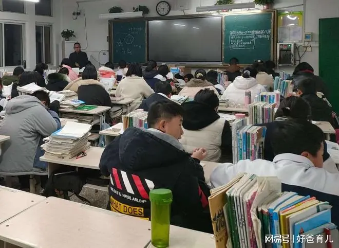 到了高中,你会发现:就算是重点高中,普通班能上985的也没几个